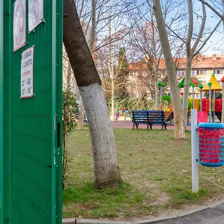 Carlas New Times Flat Tineretului Bükreş