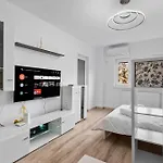 아파트 Carla's New Times Flat Tineretului 부쿠레슈티
